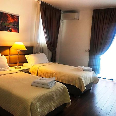 Chateau Linza Resort Тирана Екстериор снимка