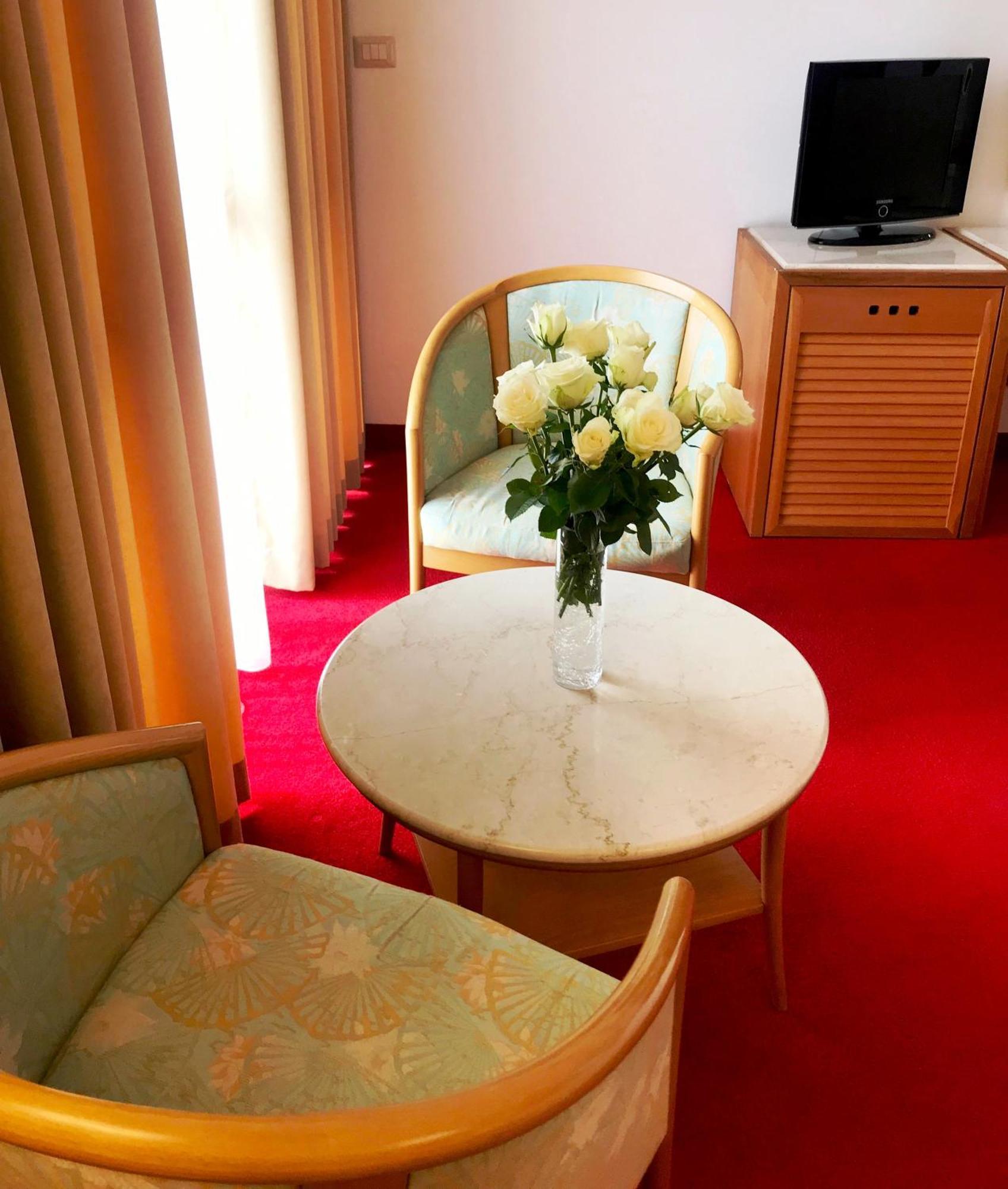 Chateau Linza Resort Тирана Екстериор снимка