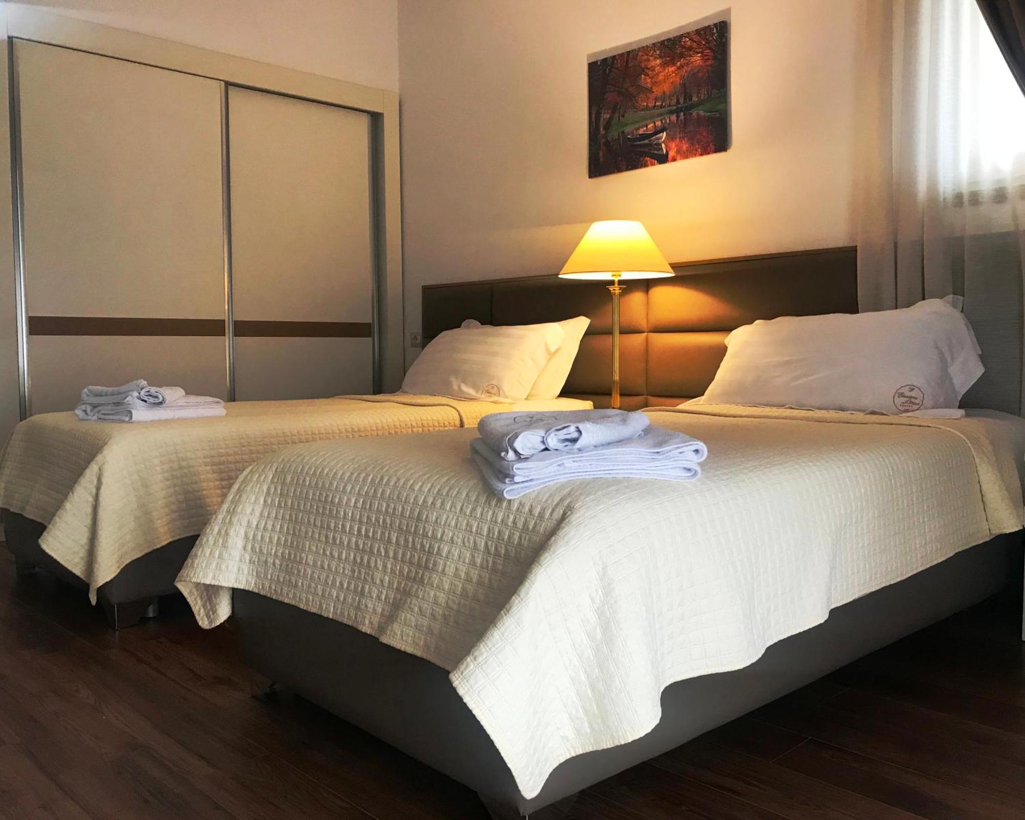 Chateau Linza Resort Тирана Екстериор снимка