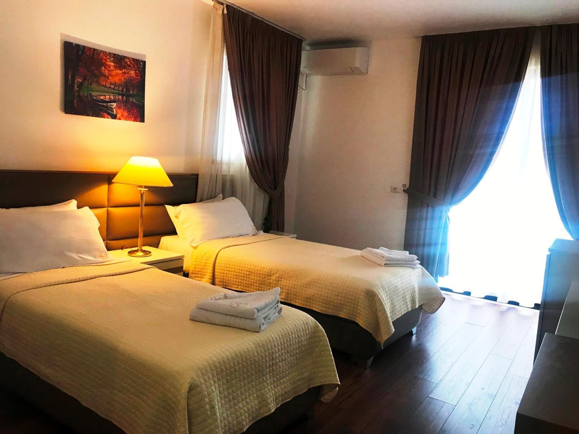 Chateau Linza Resort Тирана Екстериор снимка