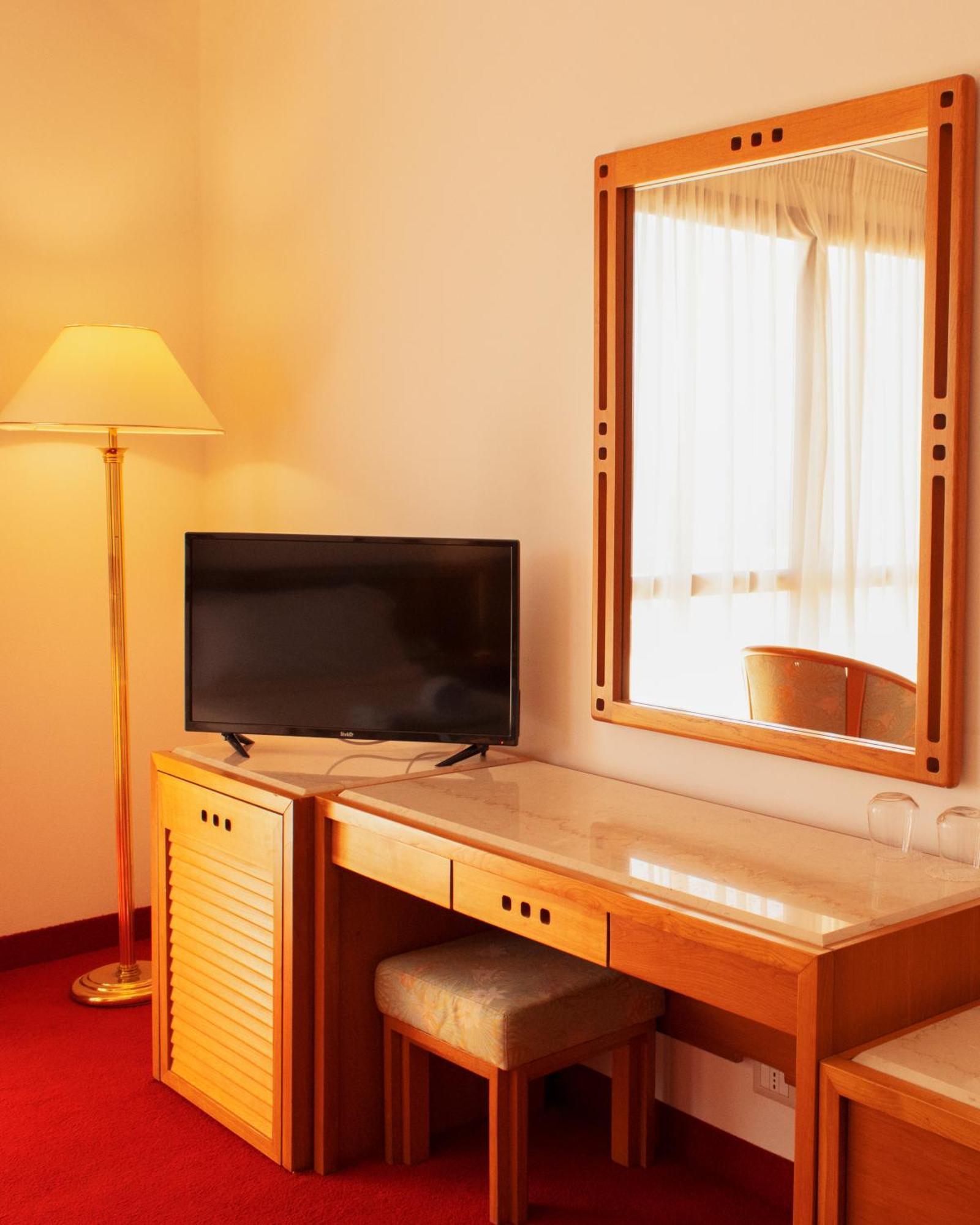 Chateau Linza Resort Тирана Екстериор снимка