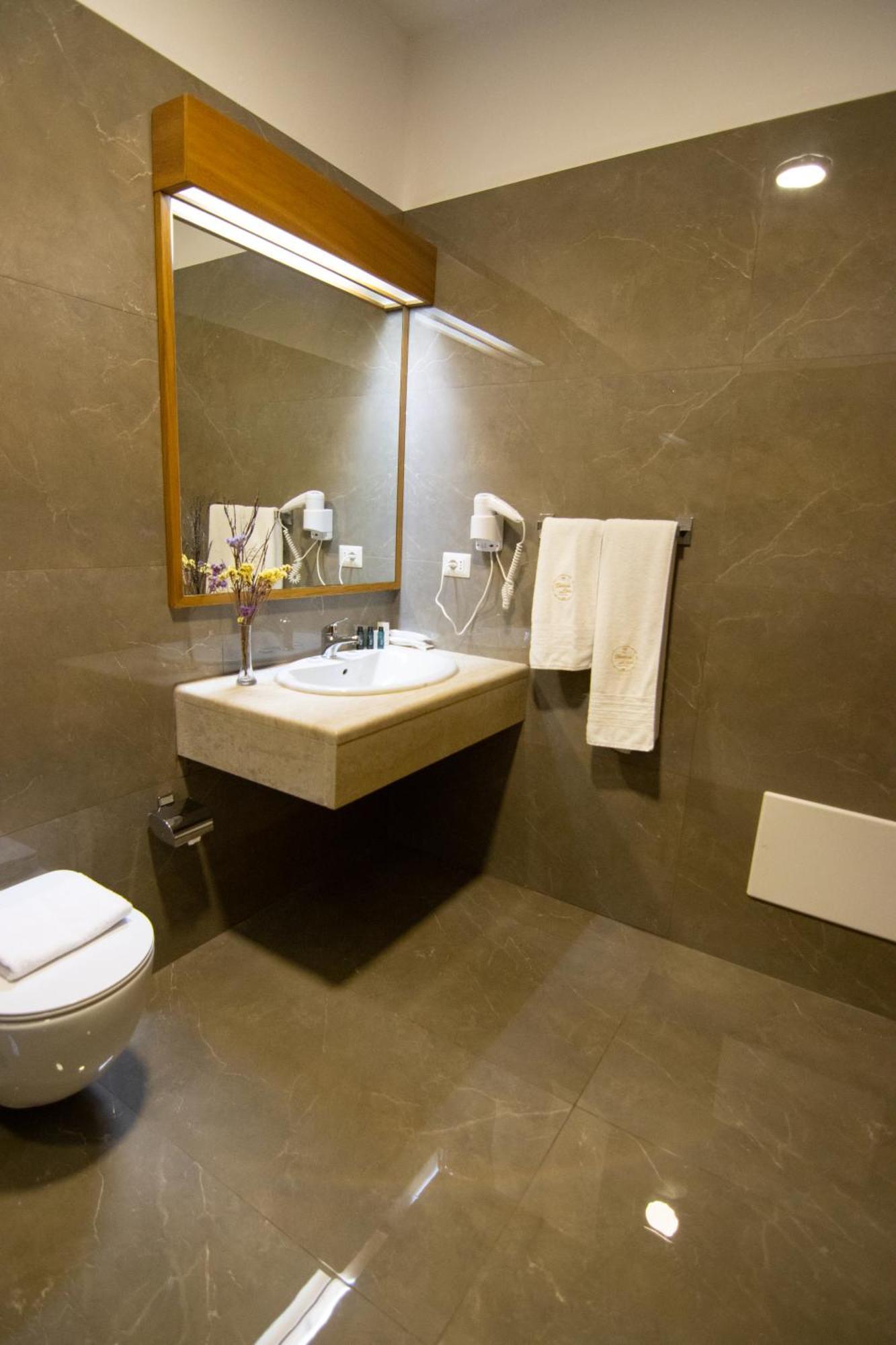 Chateau Linza Resort Тирана Екстериор снимка