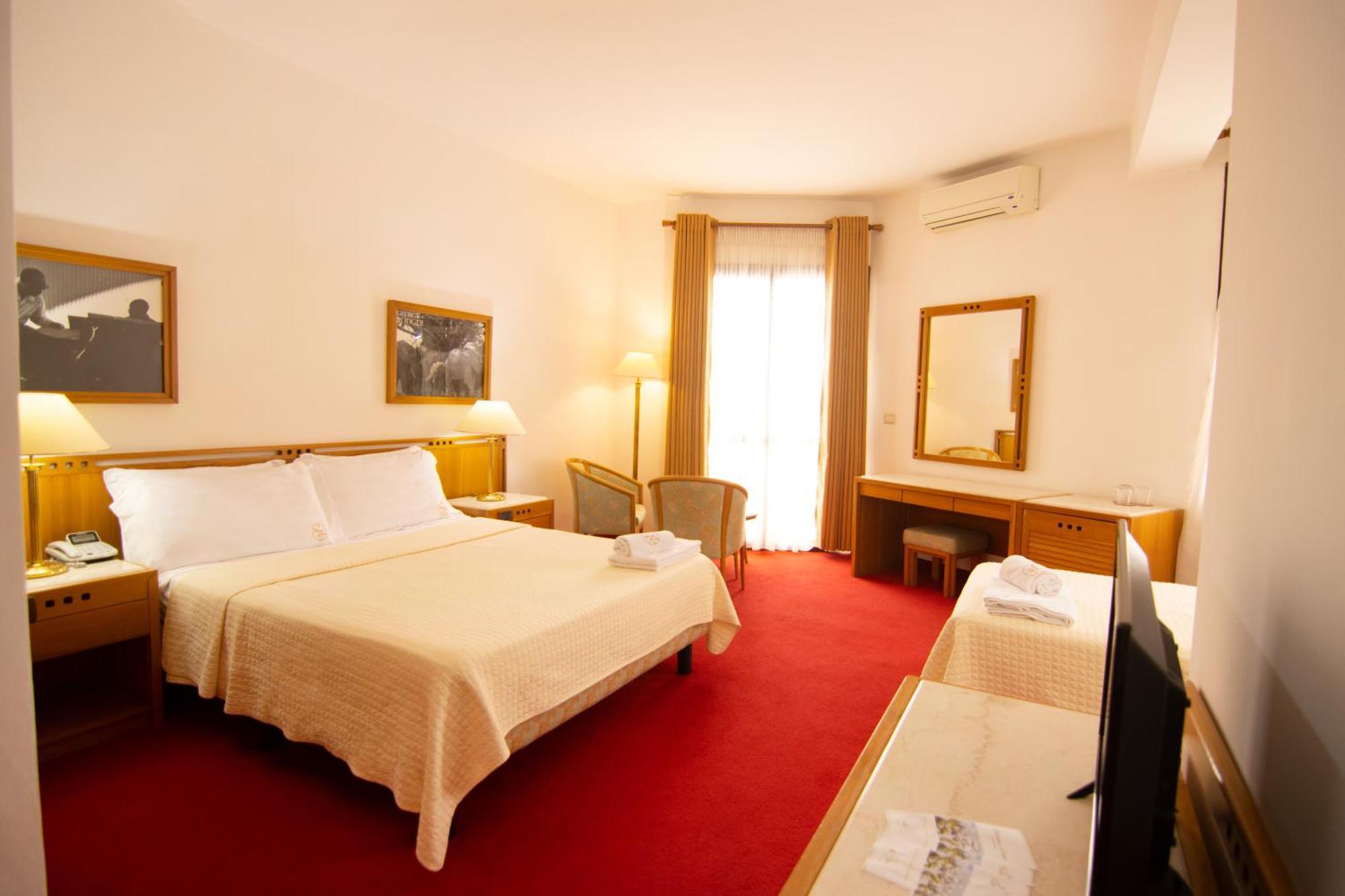 Chateau Linza Resort Тирана Екстериор снимка