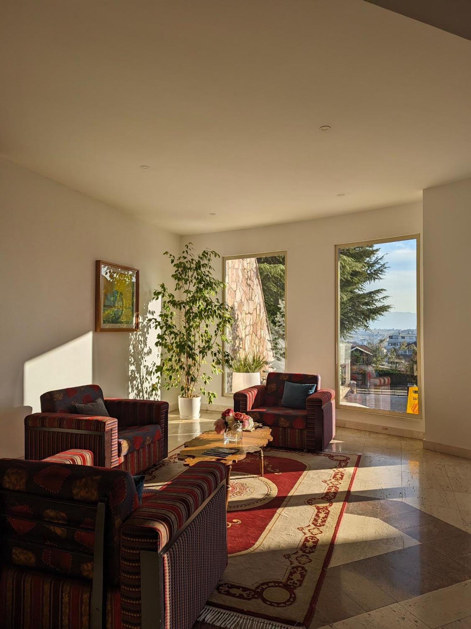 Chateau Linza Resort Тирана Екстериор снимка